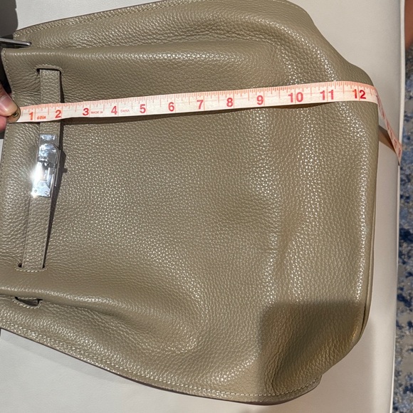 Beige purse with clasp, like new, great condition - Picture 8 of 10